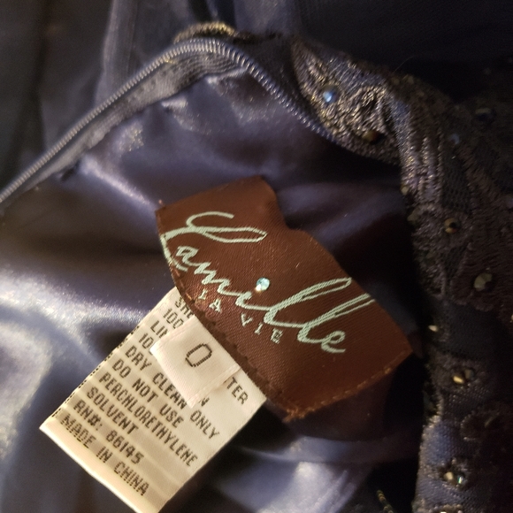 Formal dress - Picture 3 of 3